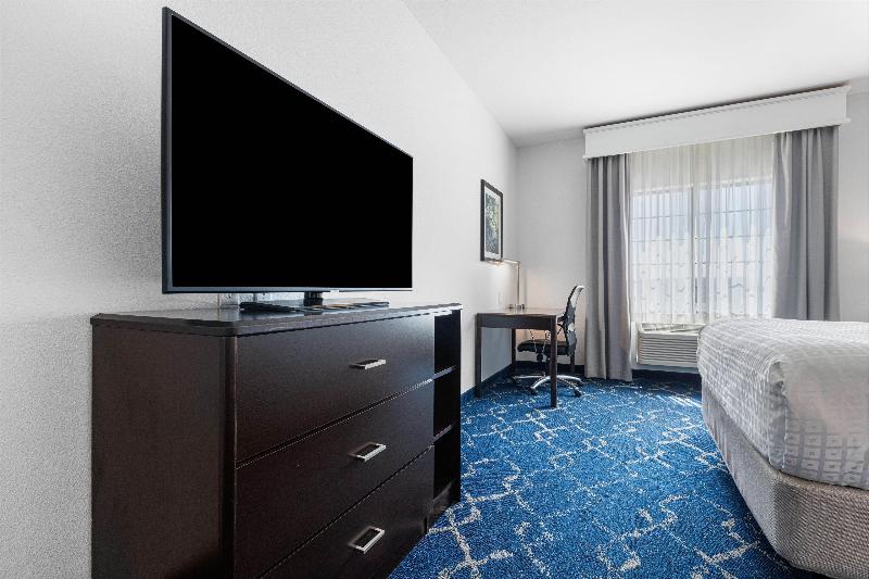 Best Western Plus New Richmond Inn & Suites image