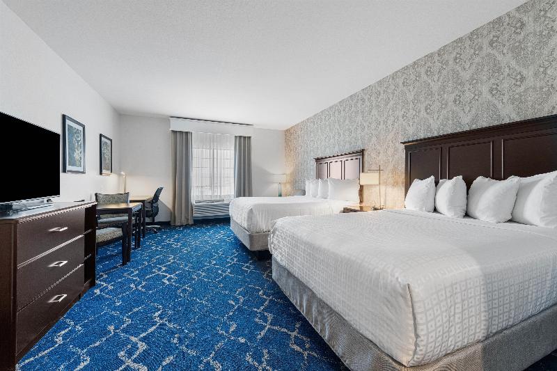Best Western Plus New Richmond Inn & Suites image