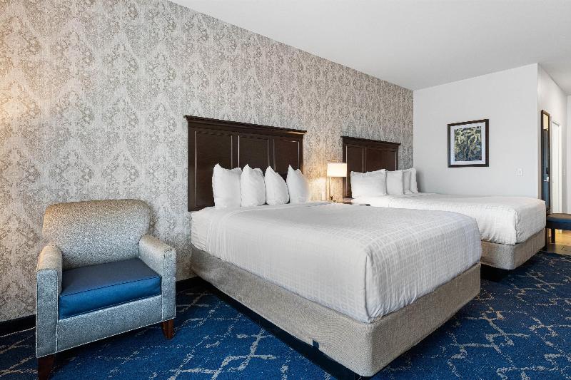 Best Western Plus New Richmond Inn & Suites image