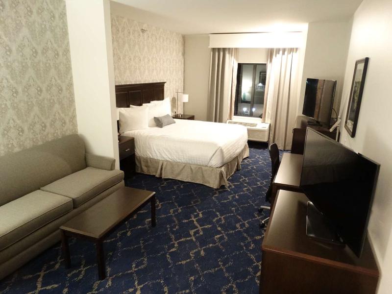 Best Western Plus New Richmond Inn & Suites image