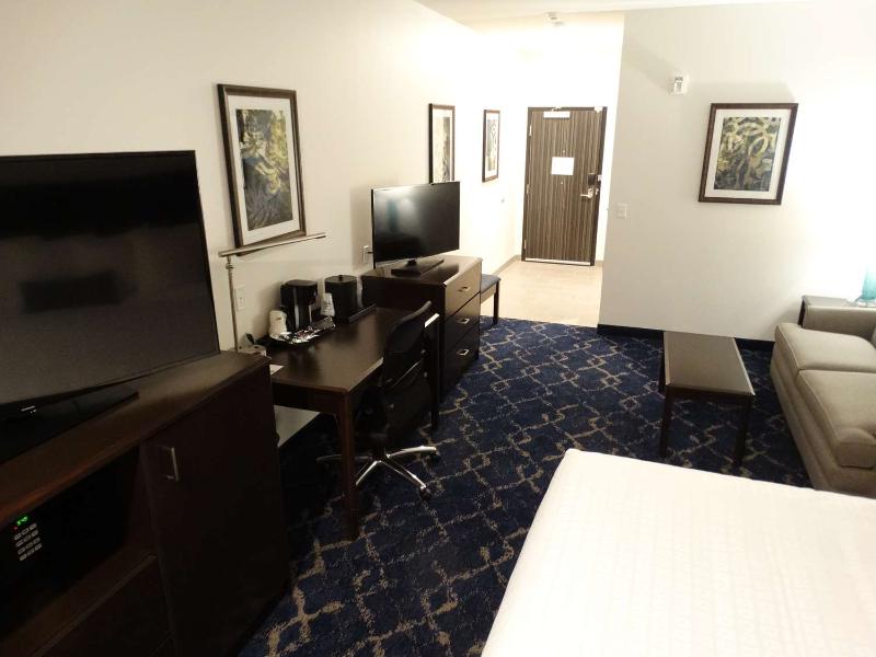 Best Western Plus New Richmond Inn & Suites image