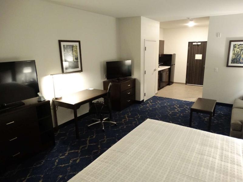 Best Western Plus New Richmond Inn & Suites image