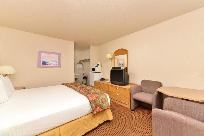 Americas Best Value InnSuites ClearlakeWineCountry image