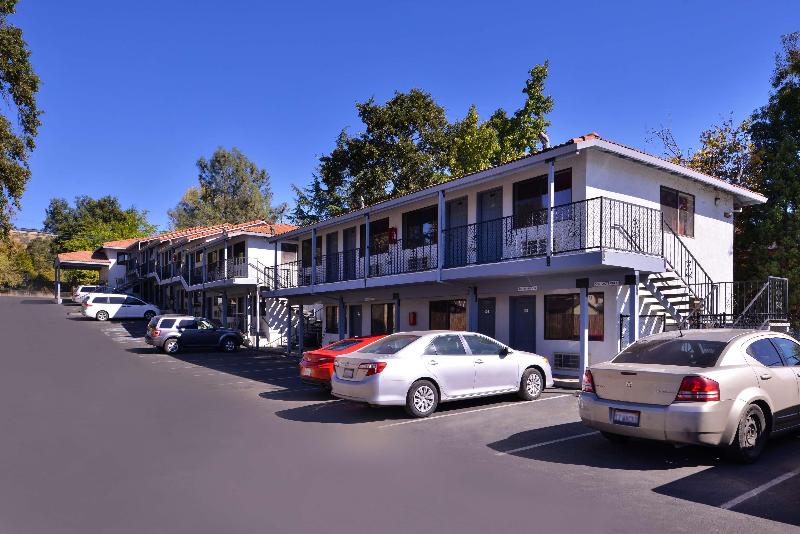 Americas Best Value InnSuites ClearlakeWineCountry image