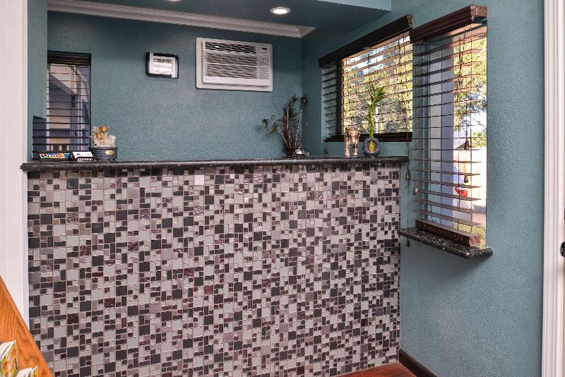 Americas Best Value InnSuites ClearlakeWineCountry image
