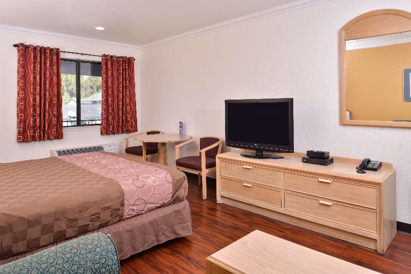 Americas Best Value InnSuites ClearlakeWineCountry image