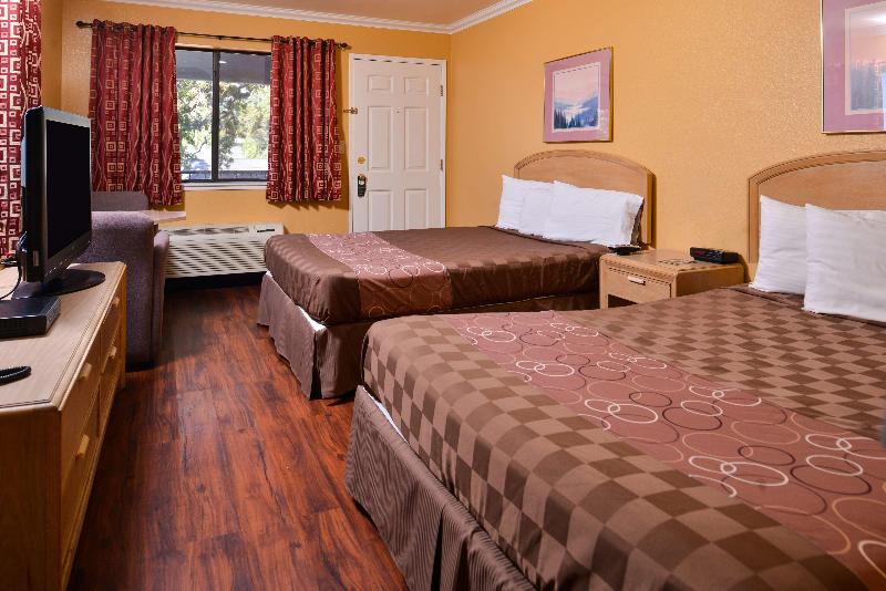 Americas Best Value InnSuites ClearlakeWineCountry image