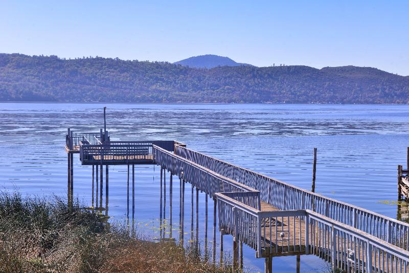 Americas Best Value InnSuites ClearlakeWineCountry image