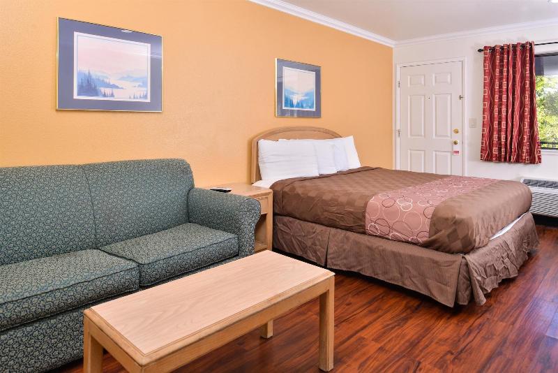 Americas Best Value InnSuites ClearlakeWineCountry image