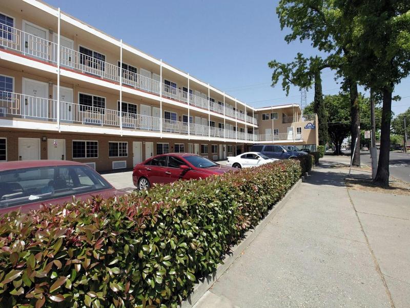 Americas Best Value Inn Downtown Convention Center image