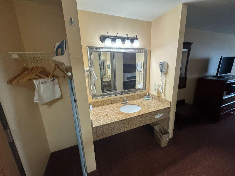 Americas Best Value Inn image