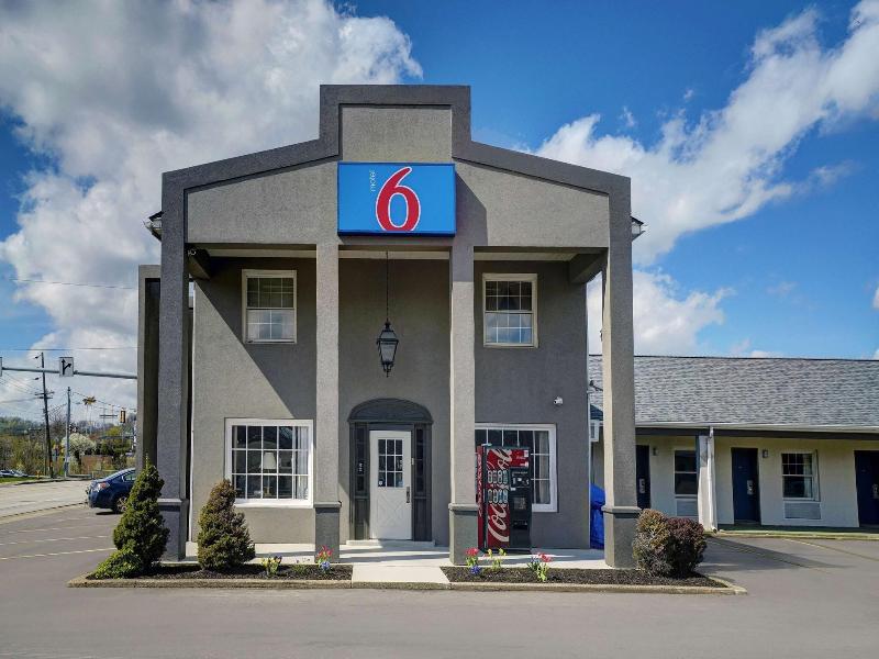 Motel 6 Washington PA image