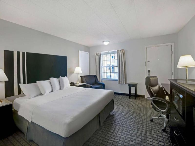 Motel 6 Washington PA image