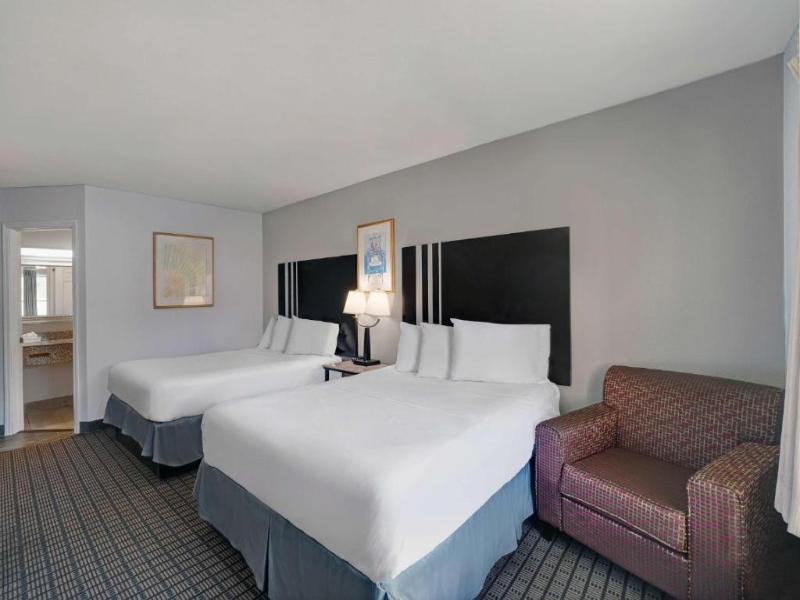 Motel 6 Washington PA image