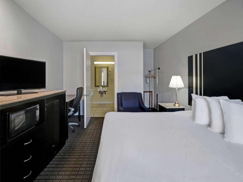 Motel 6 Washington PA image