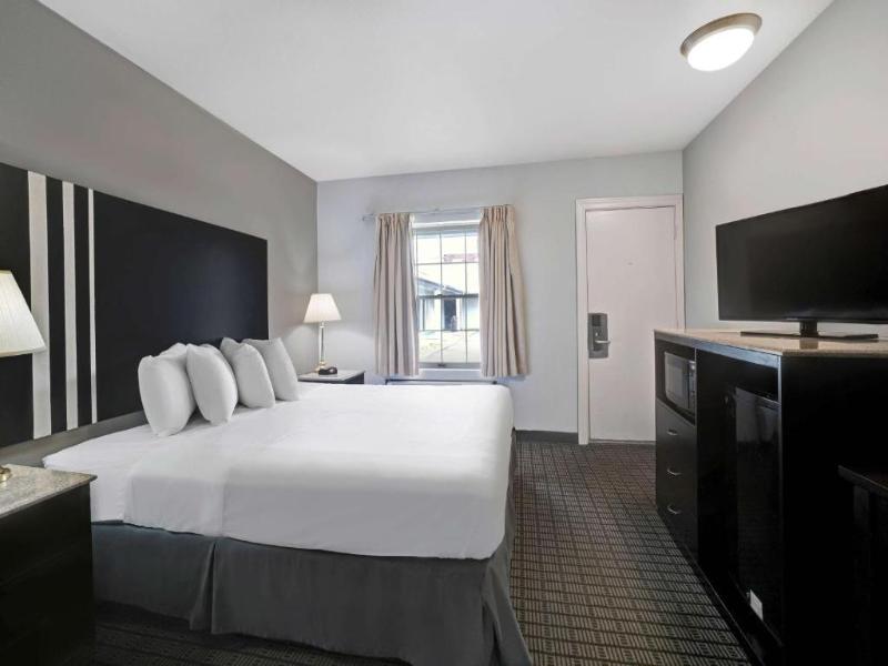 Motel 6 Washington PA image