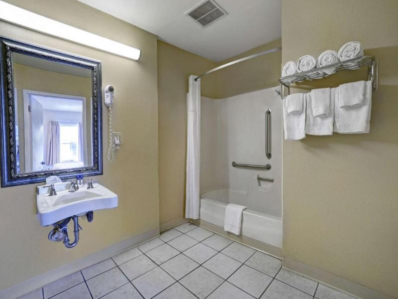 Motel 6 Washington PA image