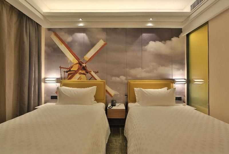 Days Inn by Wyndham Lanzhou image