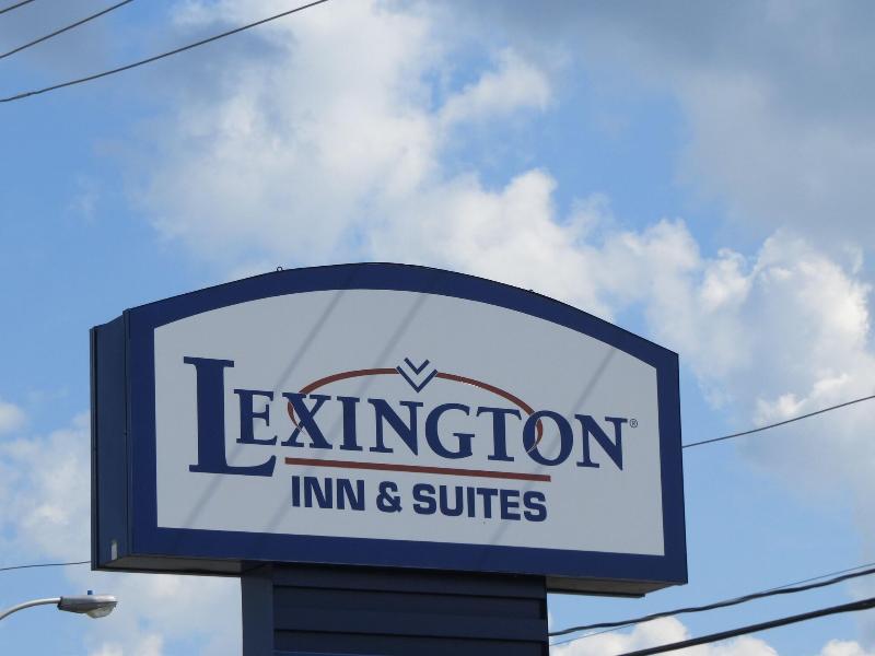 Lexington Inn Suites Windsor