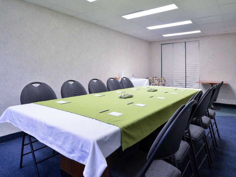 Lexington Inn Suites Windsor