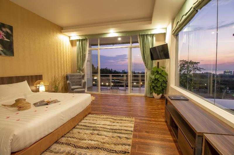 Tom Hill Boutique Resort & Spa image