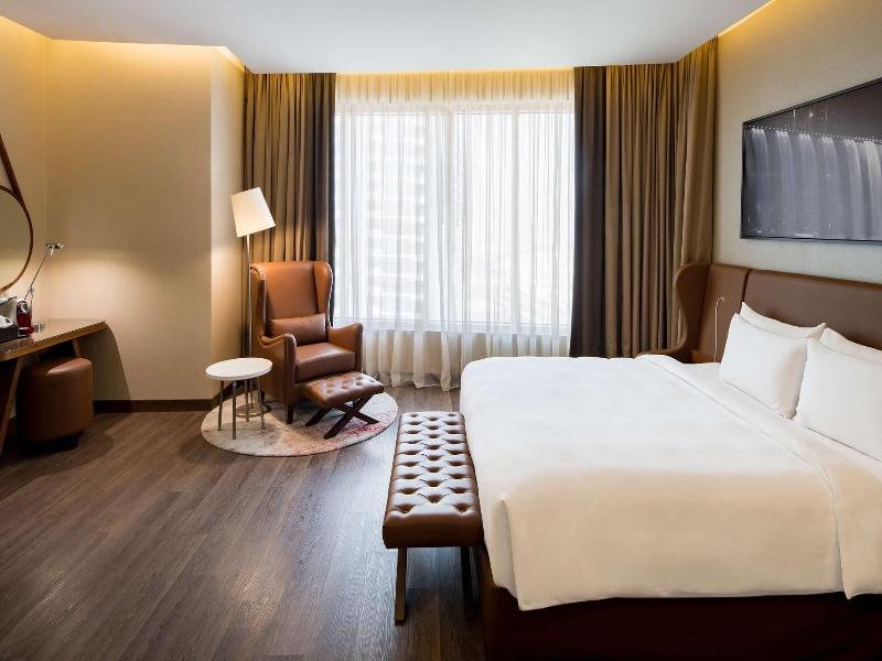 Radisson Blu Hotel, Dubai Canal View image