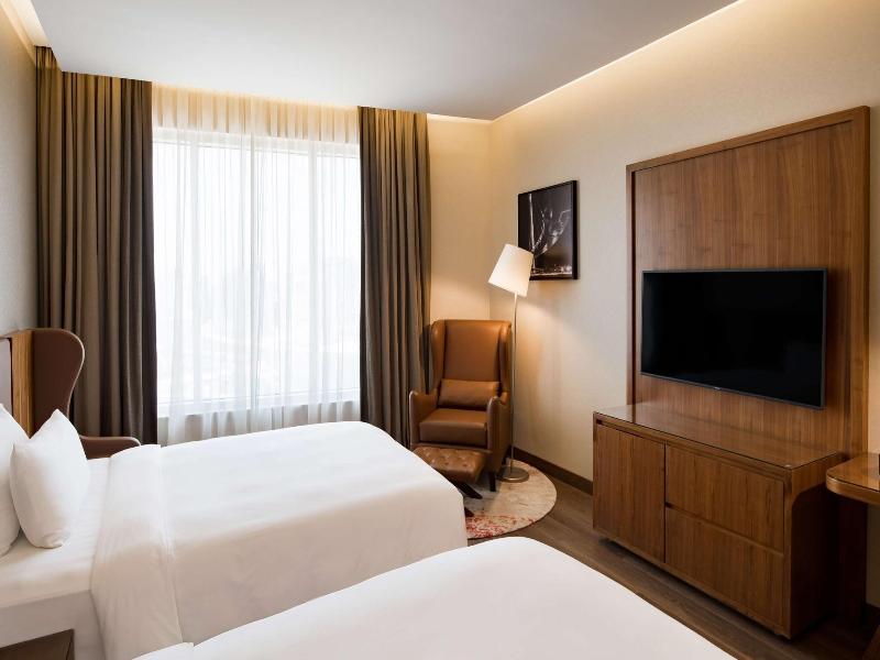 Radisson Blu Hotel, Dubai Canal View image