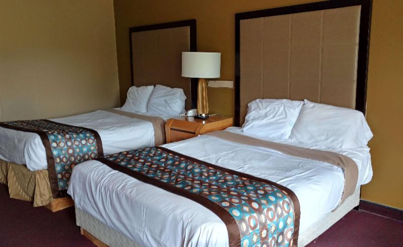 Americas Best Value Inn & Suites Kansas City 4