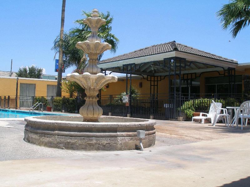 Hotel Americas Best Value Inn Laredo