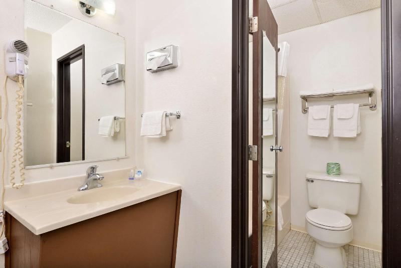 Americas Best Value Inn And Suites Sidney image