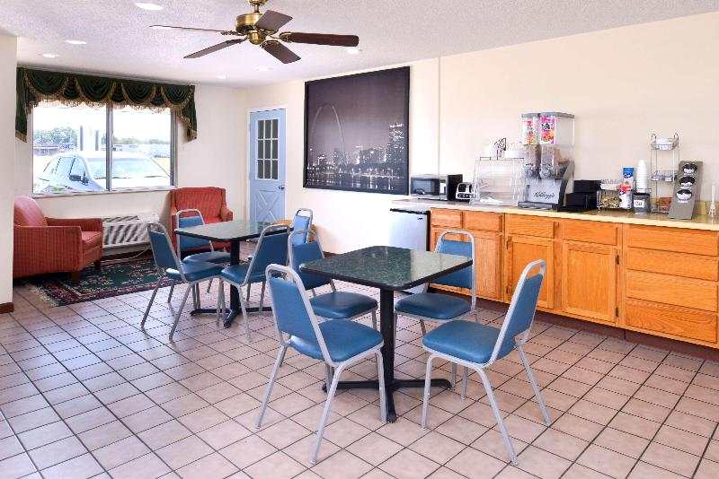 Americas Best Value Inn Sullivan image