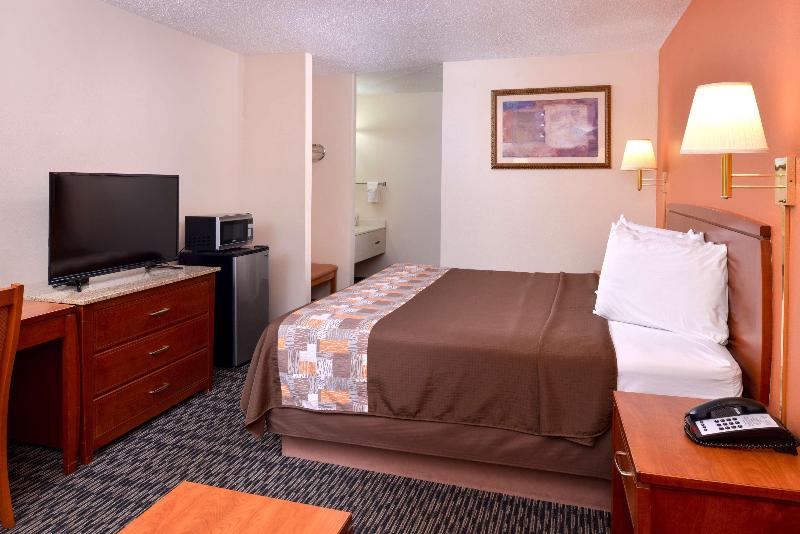 Americas Best Value Inn Sullivan image