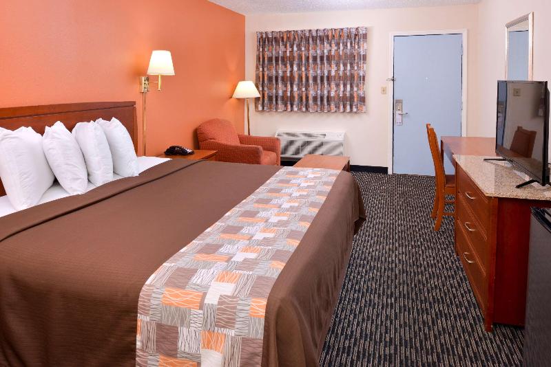 Americas Best Value Inn Sullivan image