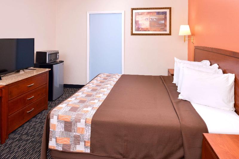 Americas Best Value Inn Sullivan image