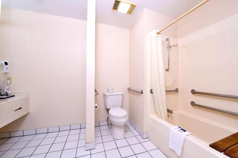 Americas Best Value Inn Sullivan image