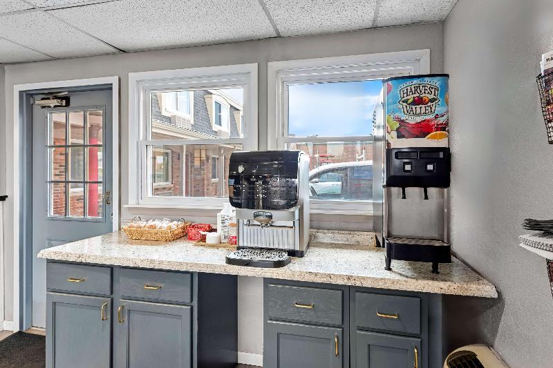Americas Best Value Inn Marion image