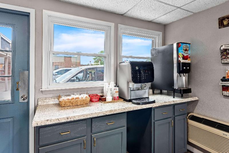 Americas Best Value Inn Marion image