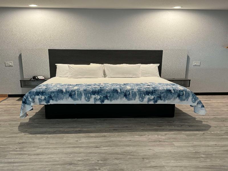Americas Best Value Inn Suites Haltom/Ft. Worth image
