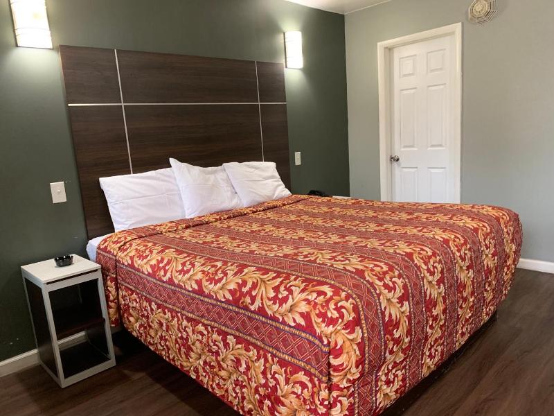 Red Carpet Inn - Norristown image