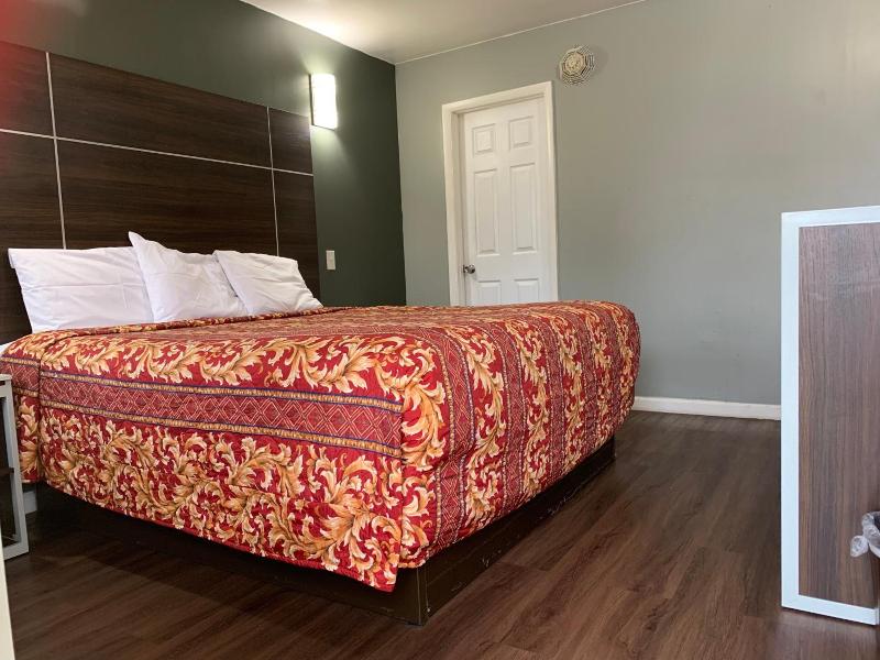 Red Carpet Inn - Norristown image