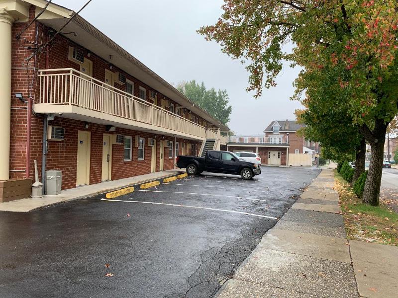 Red Carpet Inn - Norristown image