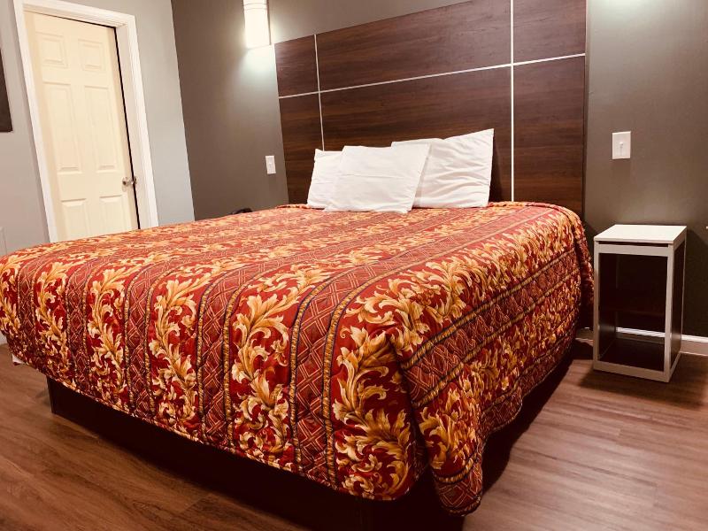 Red Carpet Inn - Norristown image
