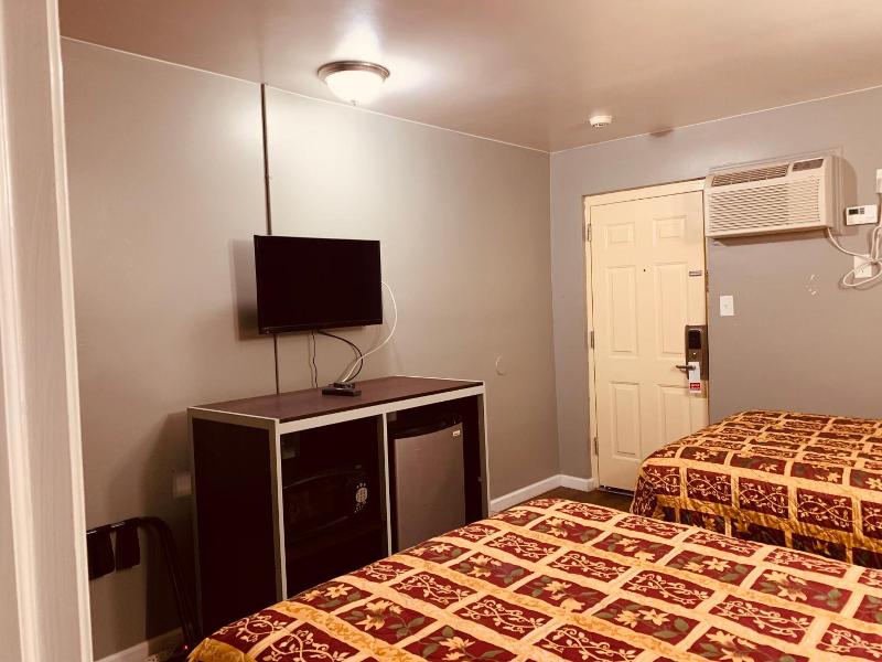 Red Carpet Inn - Norristown image