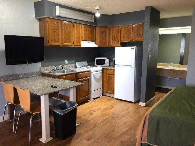 Americas Best Value Inn Suites Yukon Oklahoma City image