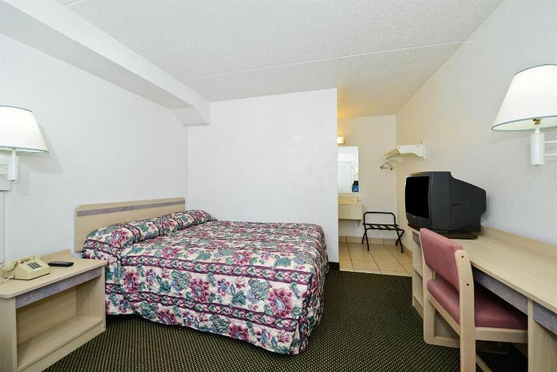 Americas Best Value Inn Battle Creek photo 19