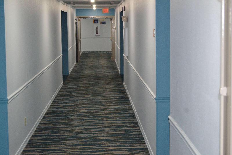 Days Inn & Suites By Wyndham Sikeston Mo image