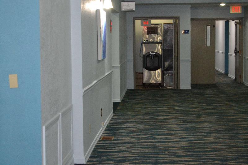 Days Inn & Suites By Wyndham Sikeston Mo image