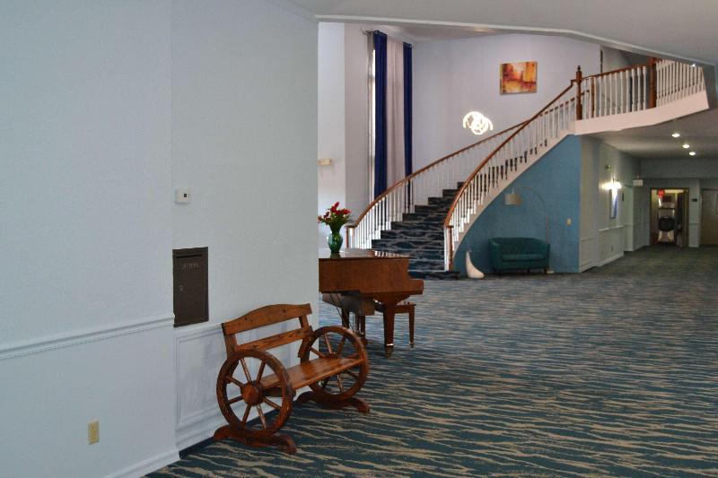 Days Inn & Suites By Wyndham Sikeston Mo image