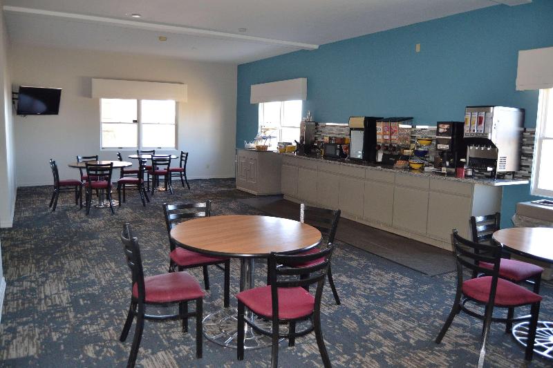 Days Inn & Suites By Wyndham Sikeston Mo image