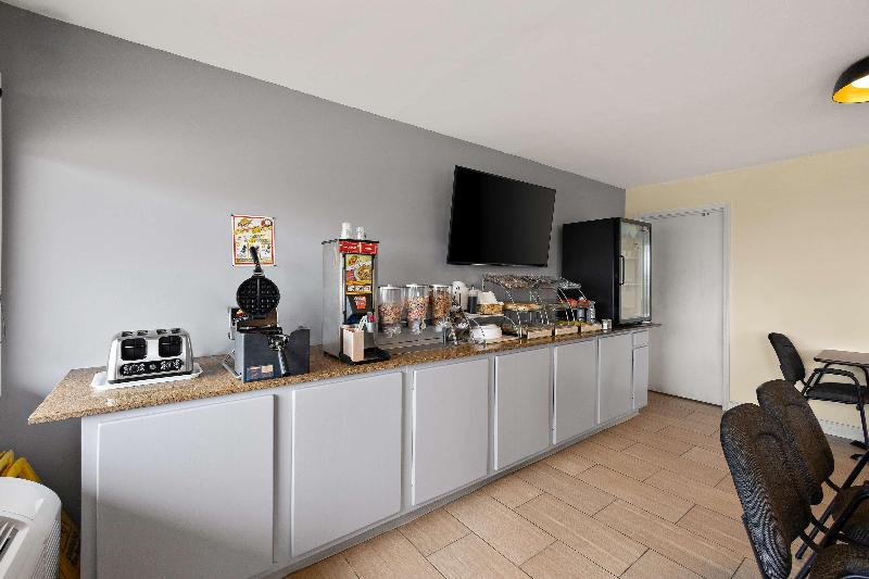 Americas Best Value Inn Celina image